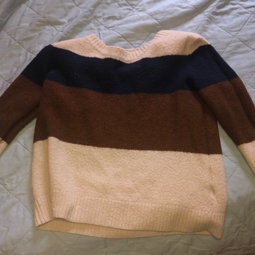 American eagle sweater